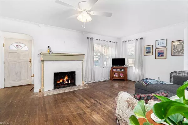 2328 Delwood RD, Chesapeake, VA 23323