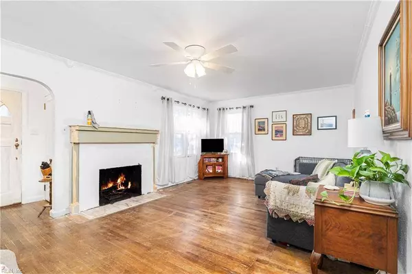 2328 Delwood RD, Chesapeake, VA 23323