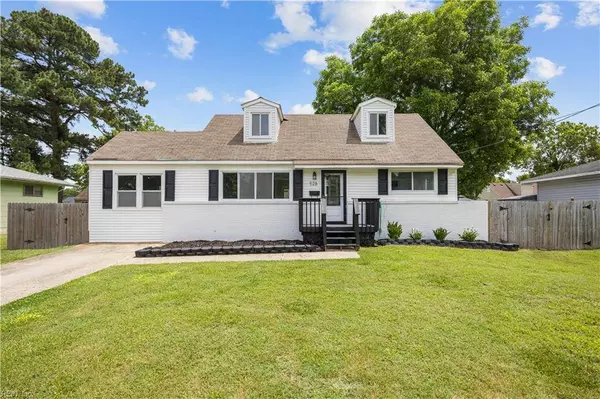 528 Lavender LN, Virginia Beach, VA 23462
