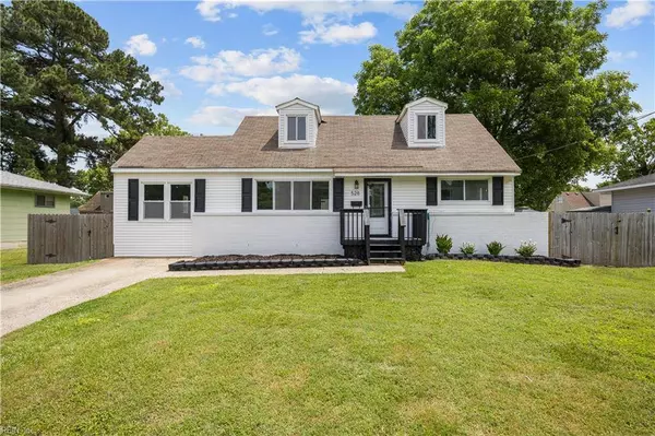 528 Lavender LN, Virginia Beach, VA 23462