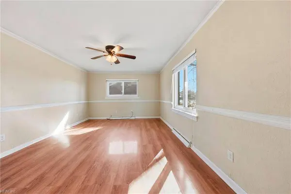 30 Meadowbrook DR, Hampton, VA 23666