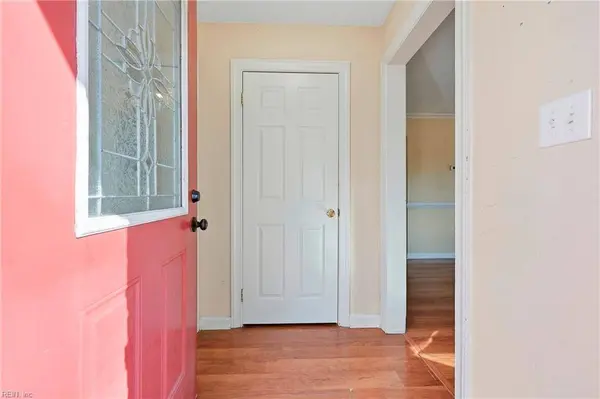 30 Meadowbrook DR, Hampton, VA 23666