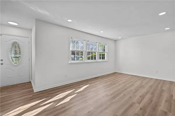 804 Stratford Hall DR, Virginia Beach, VA 23452