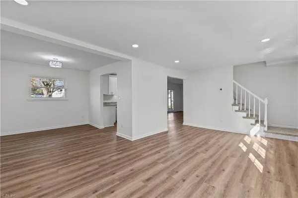 804 Stratford Hall DR, Virginia Beach, VA 23452