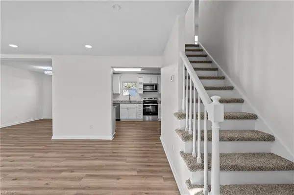 804 Stratford Hall DR, Virginia Beach, VA 23452