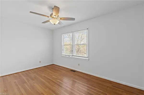 3 Fort Worth ST, Hampton, VA 23669