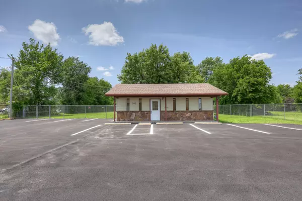 Joplin, MO 64801-3038,302 S Maiden Ln