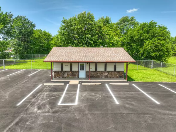 Joplin, MO 64801-3038,302 S Maiden Ln