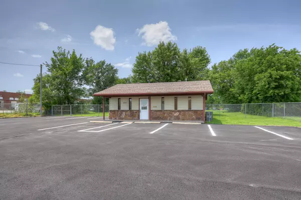 Joplin, MO 64801-3038,302 S Maiden Ln