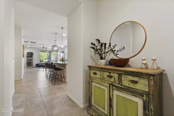 13989 E Golden Oaks Road, Vail, AZ 85641