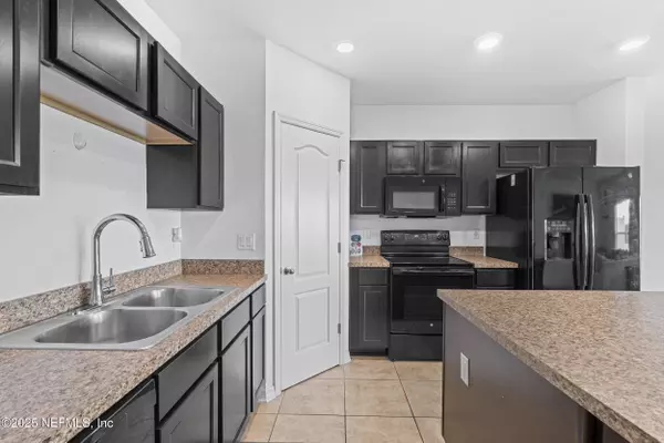 10553 MADRONE COVE CT #46, Jacksonville, FL 32218