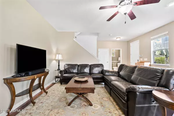 2365 WHITE SANDS DR, Jacksonville, FL 32216