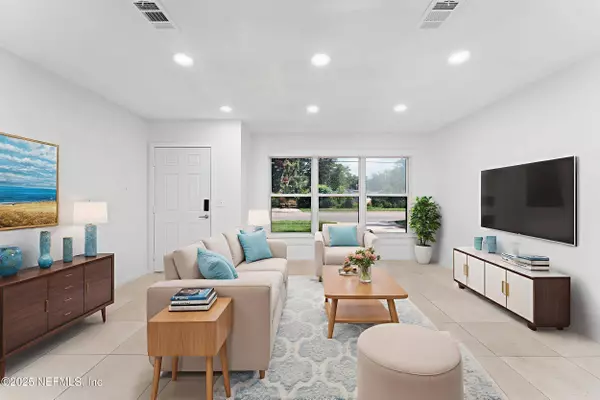 2626 LEONID RD, Jacksonville, FL 32218