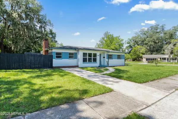 2626 LEONID RD, Jacksonville, FL 32218