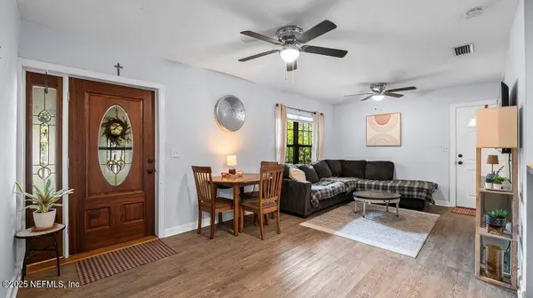 2830 PARR CT W, Jacksonville, FL 32216