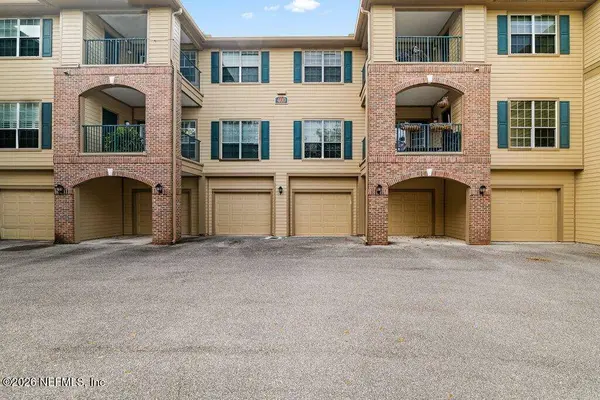 7800 POINT MEADOWS DR #412, Jacksonville, FL 32256