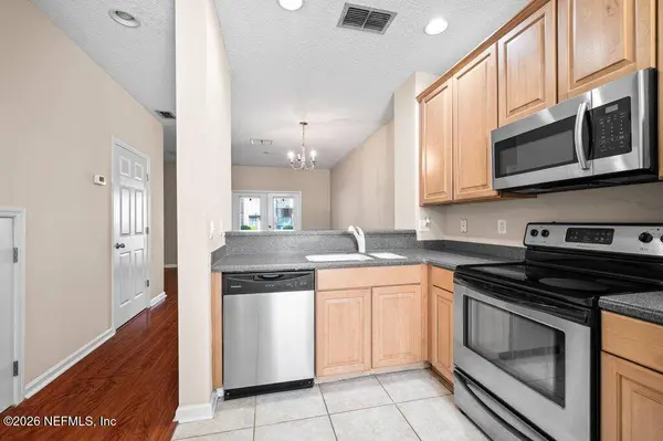 1523 FIELDVIEW DR, Jacksonville, FL 32225
