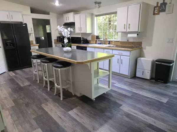 901 Elk Creek, Crrescent City, CA 95531