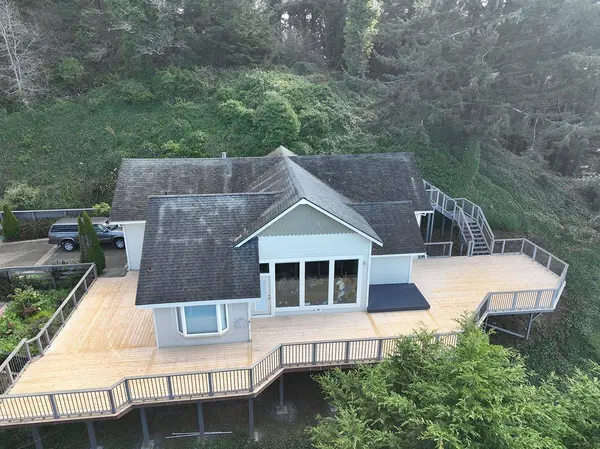 16825 N Highway 101, Smith River, CA 95567