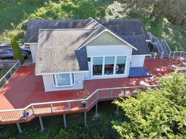 16825 N Highway 101, Smith River, CA 95567