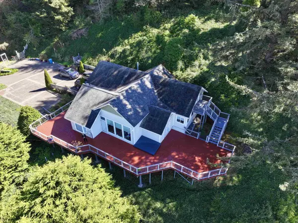 16825 N Highway 101, Smith River, CA 95567
