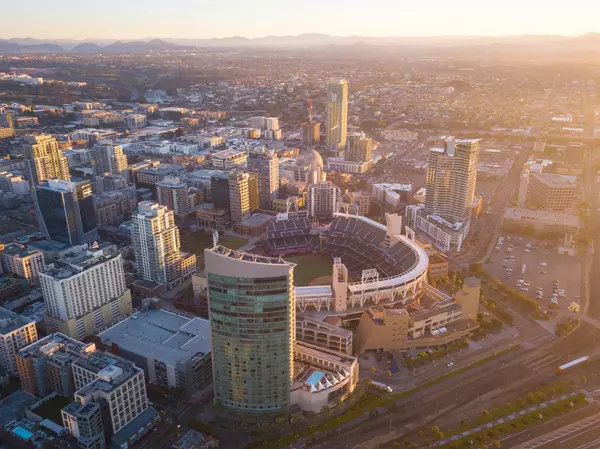 Exploring Downtown San Diego: Gaslamp, Waterfront Walks, and City Life by the Bay