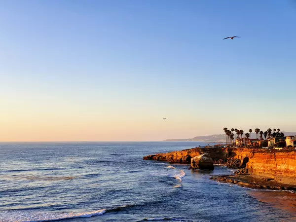 Choosing Between San Diego and Los Angeles: Lifestyle, Careers, and A City That Matches Your Vision