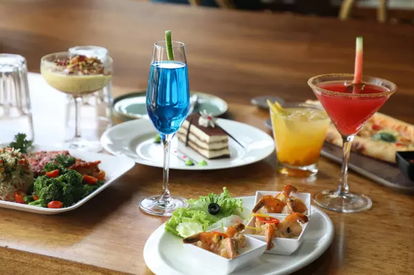 Poseidon Restaurant Del Mar: Oceanfront Dining,Hanna Bederson