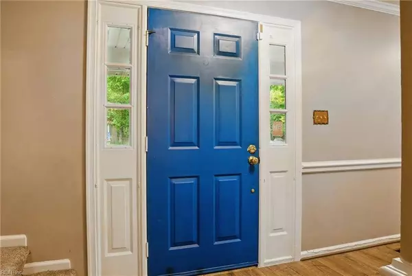 121 Bailey Dr DR, Yorktown, VA 23692