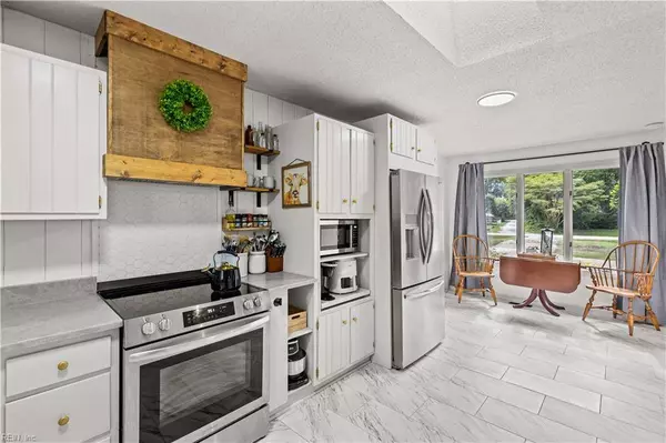 129 Winsome Haven DR, Seaford, VA 23696