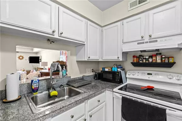 1268 Little Bay AVE #12, Norfolk, VA 23503