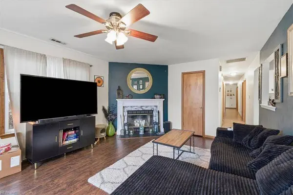 387 Pear Ridge CIR, Newport News, VA 23602