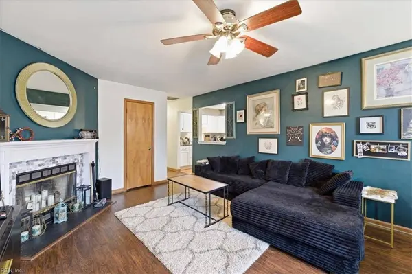 387 Pear Ridge CIR, Newport News, VA 23602