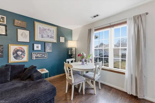 387 Pear Ridge CIR, Newport News, VA 23602