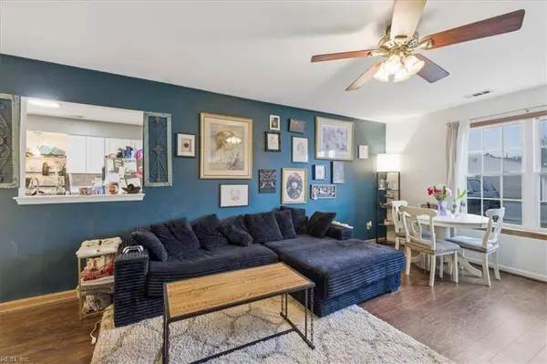 387 Pear Ridge CIR, Newport News, VA 23602