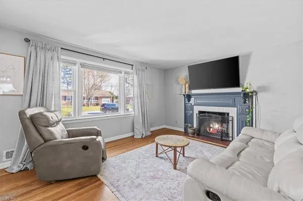 813 Raymond CT, Virginia Beach, VA 23464