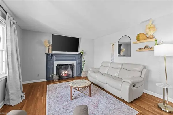 813 Raymond CT, Virginia Beach, VA 23464