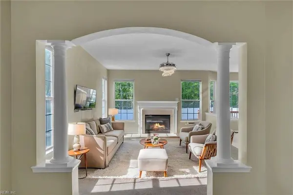 101 Woodhaven Dr DR, Suffolk, VA 23435
