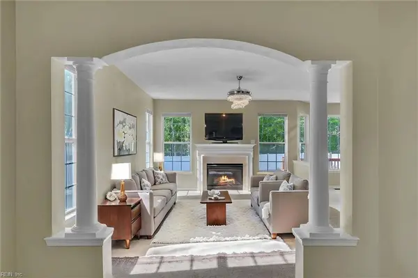 101 Woodhaven Dr DR, Suffolk, VA 23435