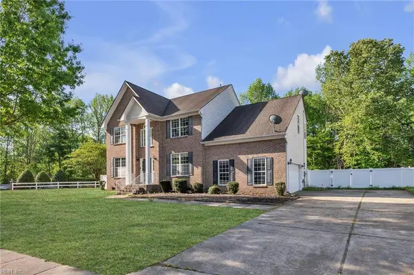 101 Woodhaven Dr DR, Suffolk, VA 23435
