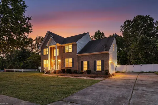 101 Woodhaven Dr DR, Suffolk, VA 23435