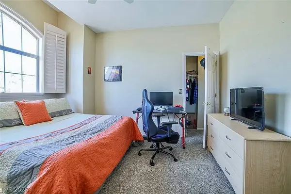 9821 Virginia Woods CIR, Las Vegas, NV 89117