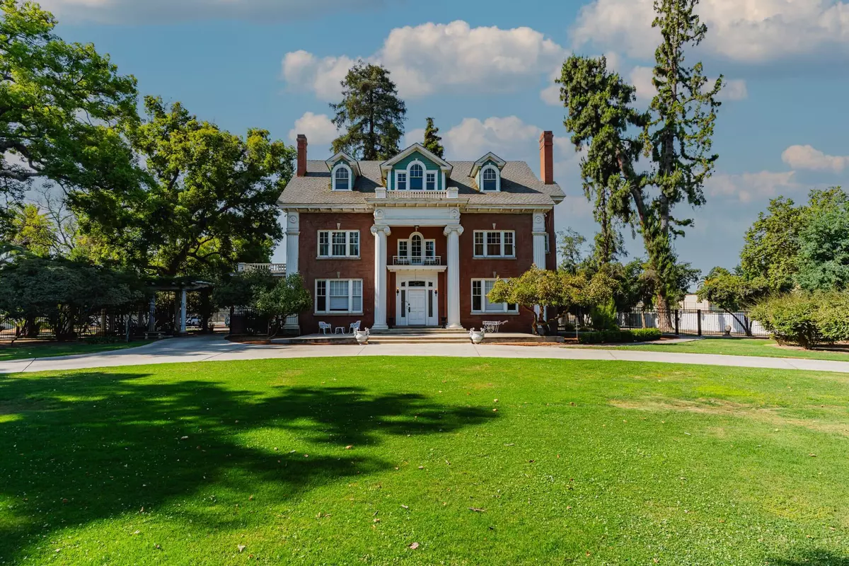 Tulare, CA 93274-4331,815 E Sycamore Ave