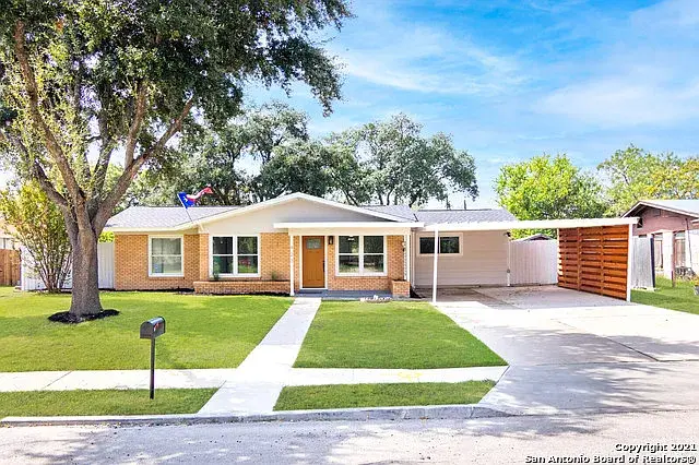 423 Waring Dr, San Antonio, TX 78216-6833