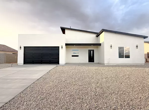 11752 W Benito Dr, Arizona City, AZ 85123-6055