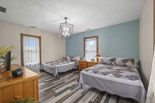 102 W Lincoln Avenue, Delaware, OH 43015