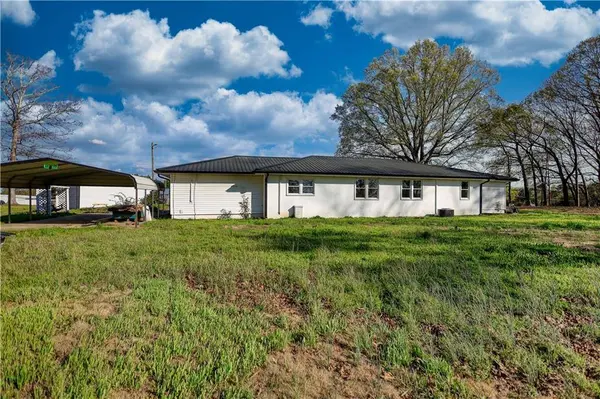 10 Wolfskin RD, Arnoldsville, GA 30619