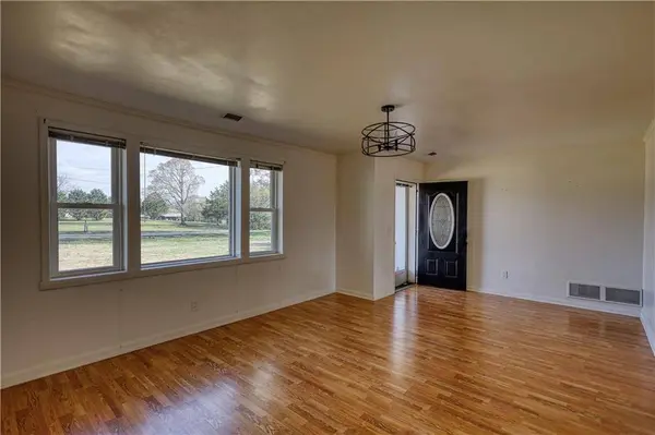 10 Wolfskin RD, Arnoldsville, GA 30619