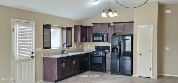 11673 Flor Celosia DR, Socorro, TX 79927