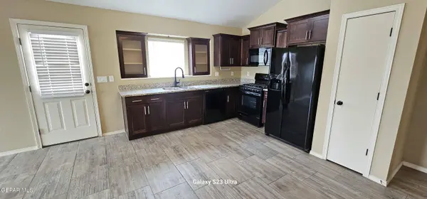 11673 Flor Celosia DR, Socorro, TX 79927